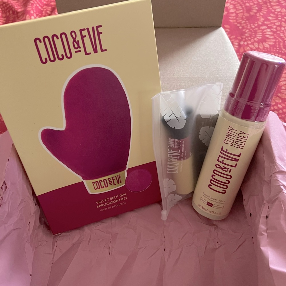 Brand New Coco & Eve self tanner kit.